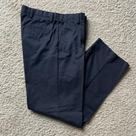 Men's 32x32 Dockers D3 Navy Pants *Preowned* worn 2 or 3 times - Picture 1 of 8